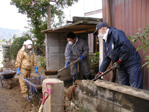 土砂撤去作業