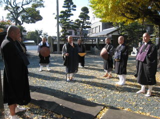 島田市での托鉢の様子01