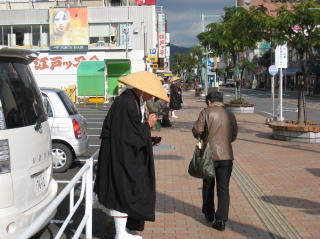 島田市での托鉢の様子03