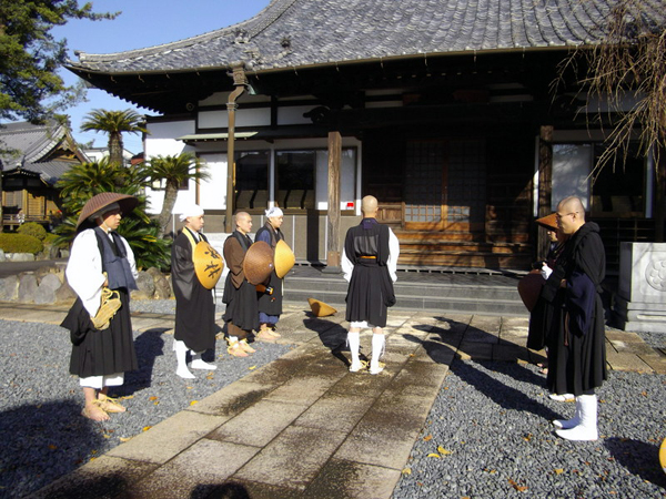 島田市の托鉢の様子01