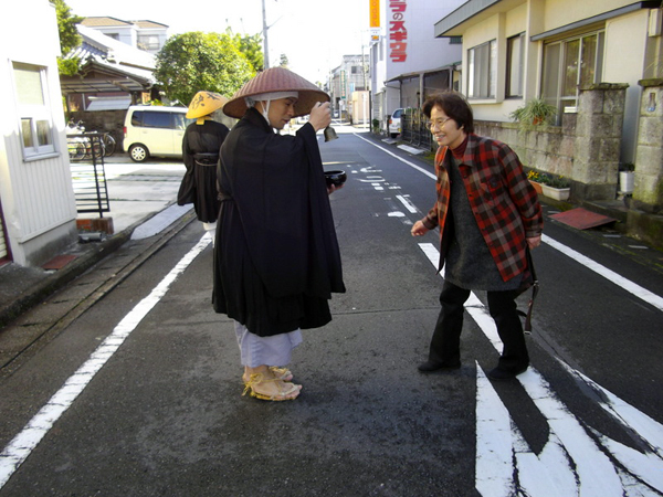 島田市の托鉢の様子05